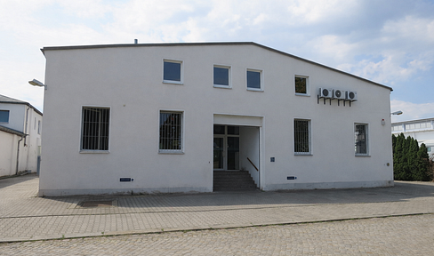 Warehouse and storage spaces, as well as office spaces, are available for rent.