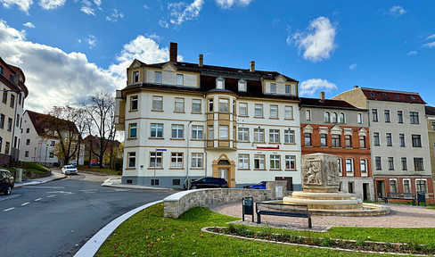 Spacious 3-room apartment on the top floor – First occupancy after a high-quality renovation.