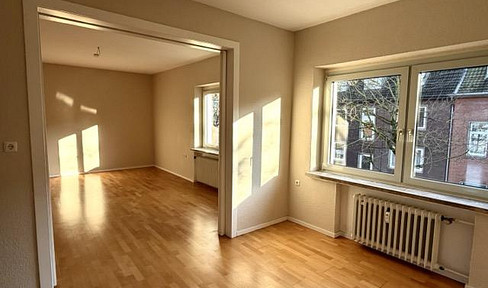 Urban Living & Office: heller Altbau-Charme im Wasserviertel | ruhiger Balkon mit Blick ins Grüne