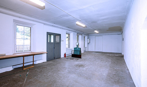 Commercial space with versatile uses.