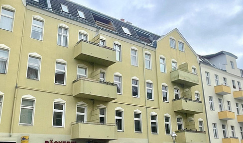 Lichtdurchflutetes DG-Juwel mit Loggia – Wohnen im geschichtsträchtigen Siemensstadt