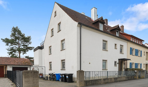 Three-family house in a prime location with a potential return of 5.9% – completely vacant.