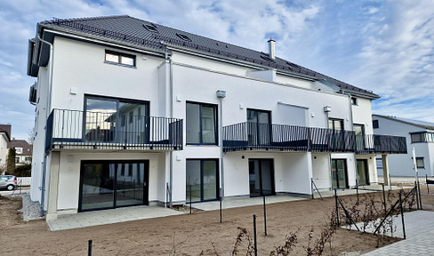 Neubau 2024: 2-Zimmer-Gartenwohnung mit Südterrasse, – fußläufig zum Stadtplatz und Bahnhof Mühldorf