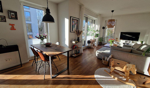 Commission-free: Exclusive 3-room apartment with a water view of the Tarpenbek river, built in 2019, in a quiet location.