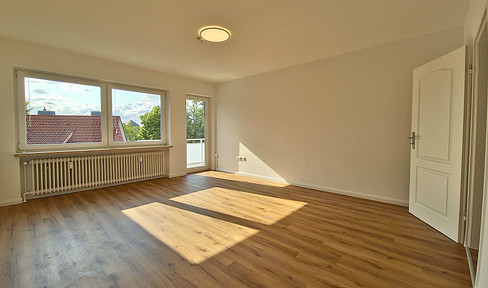 Bright, renovated 3-room apartment near the train station – available immediately and without commission!