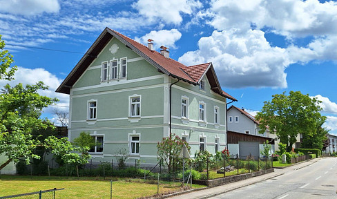 MODERN LIVING SPACE WITH A TOUCH OF OLD-WORLD CHARM!