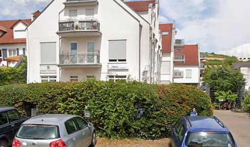 Bright, 1.5-room apartment with a view of greenery.