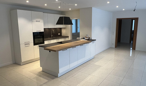 Renovated architect-designed house - modern, open-plan layout, in a prime location in Hamburg - Niendorf.