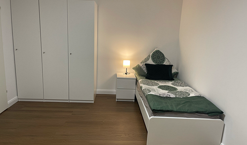 Large, furnished accommodation for tradespeople, suitable for 11 people, with 2 bathrooms – ideal for craftsmen, contractors, or company employees.