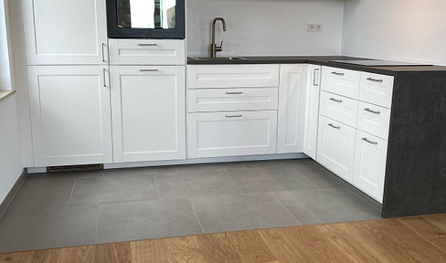 High-quality 3-room apartment with 66 square meters, elevator, balcony, and a modern kitchen.