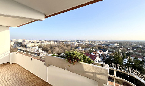 Available immediately - New, bright, luxurious apartment with a terrace, mountain views, and fully furnished.