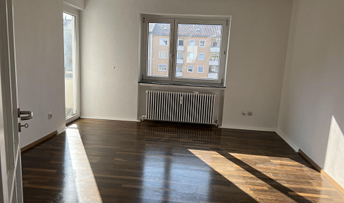 Provisionsfrei: Helle 3-Zimmer Wohnung mit Balkon in München-Moosach