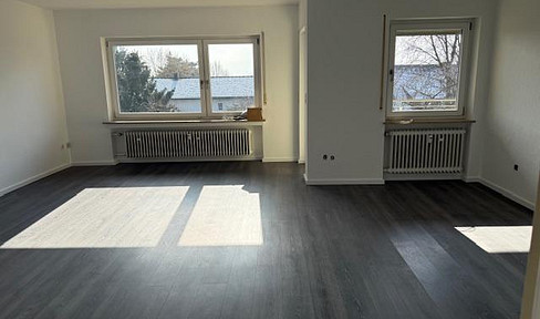 Schöne große Wohnung, ruhig in Süd- Westlage