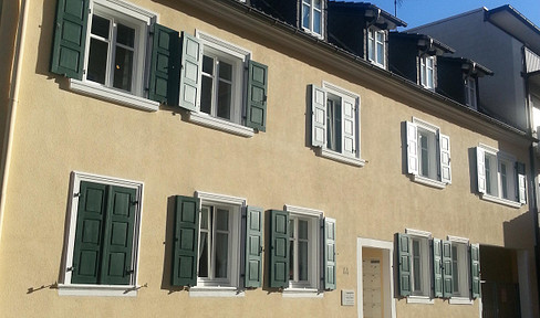 Be seen! Office space in a central location in the DÜW spa district, with a parking space.