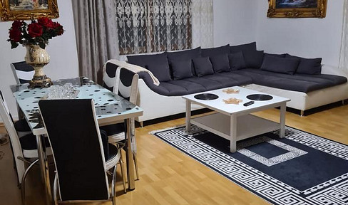 Space for your loved ones: 3-room apartment with excellent transport links.