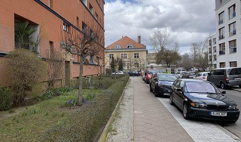 Bezugsfreie Wohnung in Baumschulenweg • Altbau • Provisionsfrei