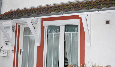 Detached 4-room house in Habenhausen (postcode 28279), free of encumbrances.