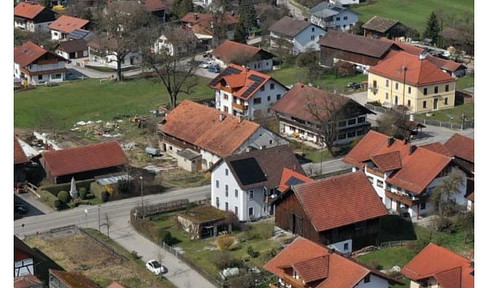 Spacious building plot in the center of Haunshofen.
