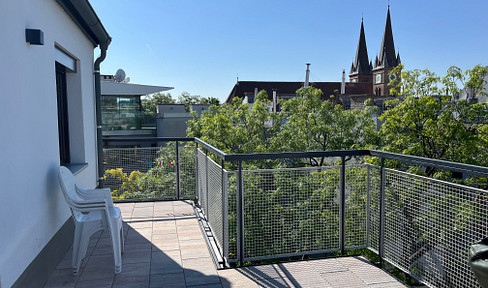 Sonnige 2,5 Zi-Dachwohnung mit 18m² Südterrasse & Tiefgarage - saniertes Haus, 1180 Währing