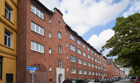 Individueller Stil im Herzen Hamburgs: 57 m², 2 Zimmer, hochwertige Küche & Bad