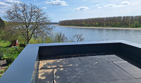 Exklusives Penthouse in direkter Rheinlage mit großer Dachterrasse, 2-Zimmer, Neubau, provisionsfrei