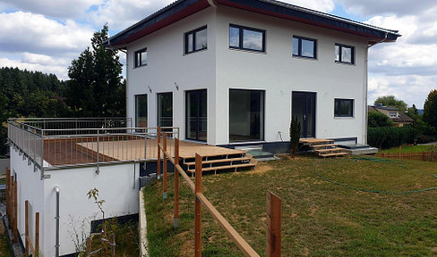 150 m², bright, quiet apartment on the outskirts of Diedorf.