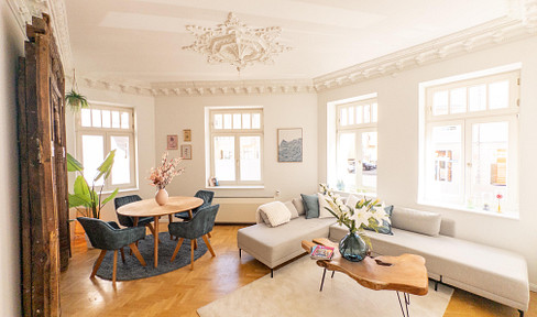 Temporary Accommodation: Furnished apartment in a historic building, located on a quiet side street off Karlstraße.