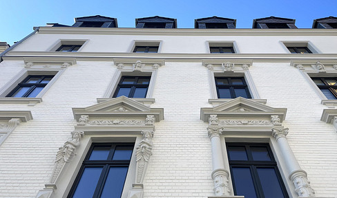 Stilvoll über den Dächern Pempelforts: Neubau-Penthousemaisonette m. Aufzug