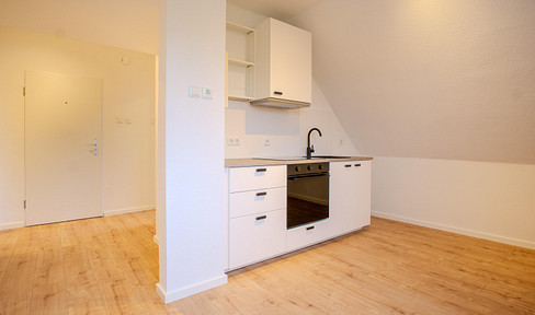 Provisionsfrei! Zentral gelegene, frisch modernisierte 2-Zimmer Wohnung inkl. EBK und Stellplatz