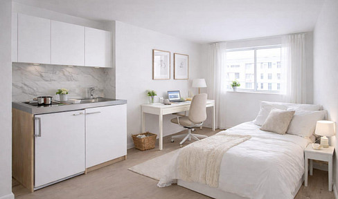 Large, renovated apartment available for rent, furnished, with a shared bathroom and a private kitchen - located right next to Cologne Cathedral.