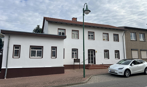 Newly renovated 2-room apartment in the city center.