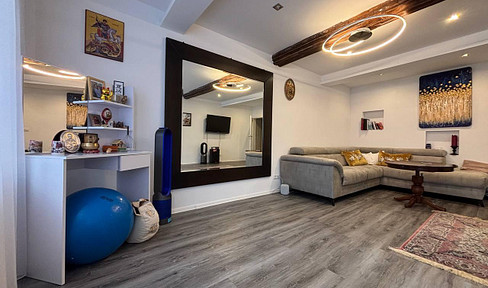Attractive house with 2 living units and an inner courtyard, located in the center of Zörbig.