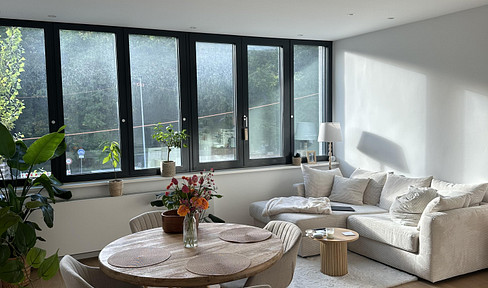 Beautiful 1.5-room apartment with a walk-in closet.