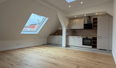 Neubau im Altbau - Lichtdurchflutete Dachgeschosswohnung in Berlin-Schöneberg
