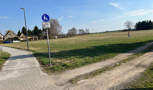 Building plot with planning permission for a detached house (potentially with two units) in Uckro, a district of Luckau.