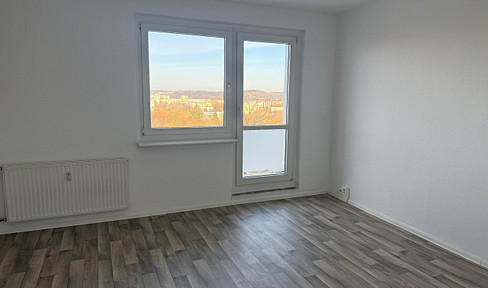 Spacious 5-room apartment in Lusan, Gera.