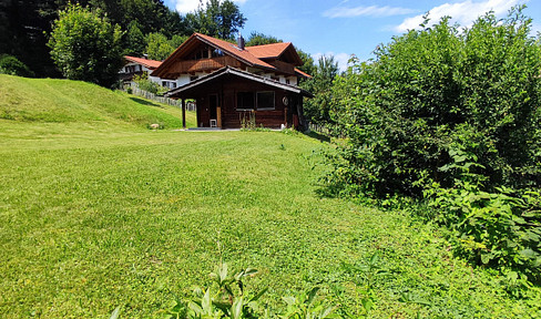 Bad Tölz: Idyllic building plot with a view of the Isar River.