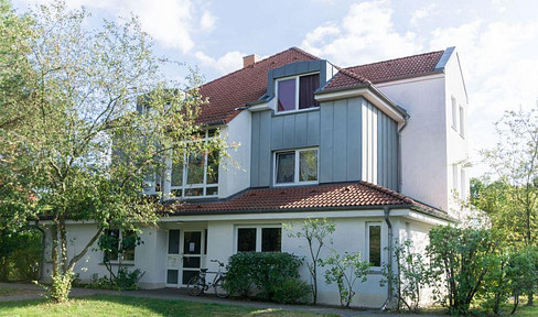 2-Zi.-Dachgeschosswohnung mit Terrasse (möbliert)