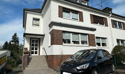 (Reserved) Well-maintained apartment building (4 units) in a central, quiet location in Dinslaken.