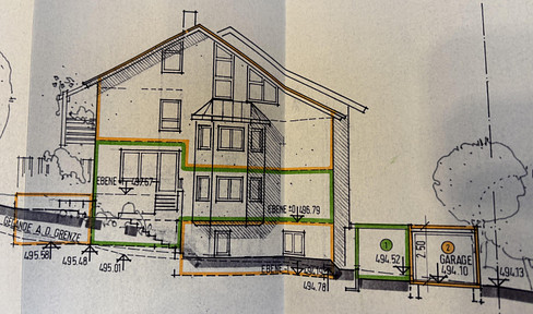 Well-maintained semi-detached house with 2 separate living units and a studio, located in a quiet area with a 30 km/h speed limit.