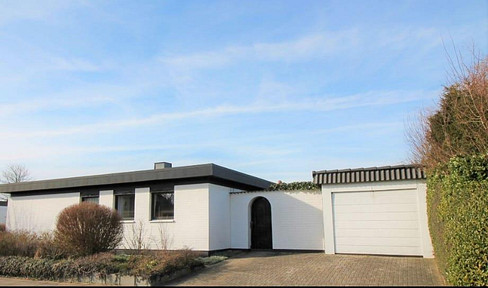 Fully basemented bungalow near the Baltic Sea, located in Oldenburg in Holstein.