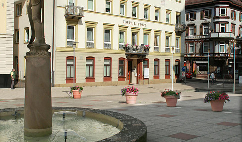 Helle 2,5 Zi-Wohnung Balkon Aufzug Parkett Kurplatz Bad Wildbad top zentral Fussgängerzone