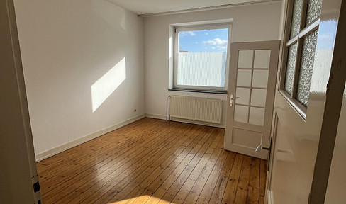 Apartment for rent: 3 rooms, kitchen, bathroom, 75 square meters, near Johannesstift.