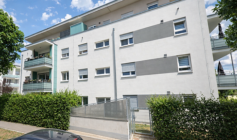 Privat vermietet: 2 Zimmer, 58 m², Balkon/Loggia, Fußbodenheizung & TG-Stellplatz – Sindelfingen