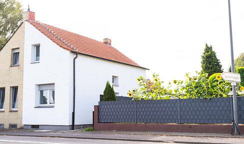Renovated semi-detached house in Marl - Altmarl district.