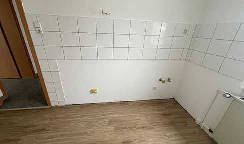 Modern and fully renovated 2-room penthouse apartment, located in the city center, with a garage.