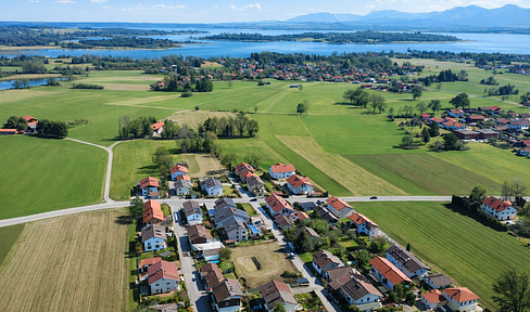 Grundstück für ein genehmigtes Einfamilienhaus 500 Meter Luftlinie zum Chiemsee