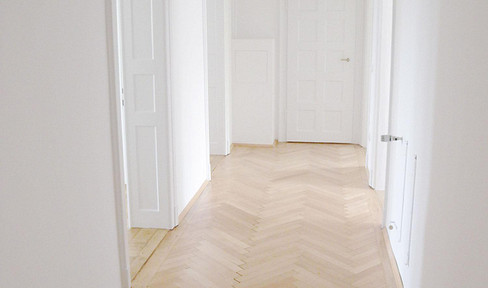 Denkmalgeschützte 3-Zimmer-Wohnung mit Süd-Balkon