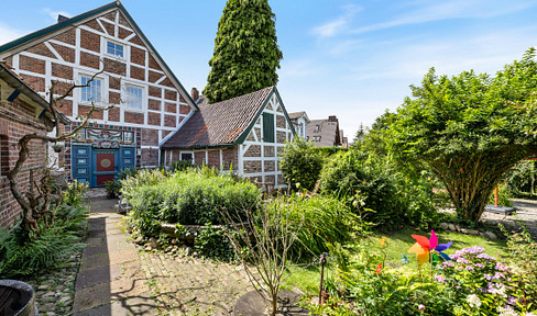 Historic Dream Property: Fully renovated 360m² of luxury with its own private boat dock (No commission).