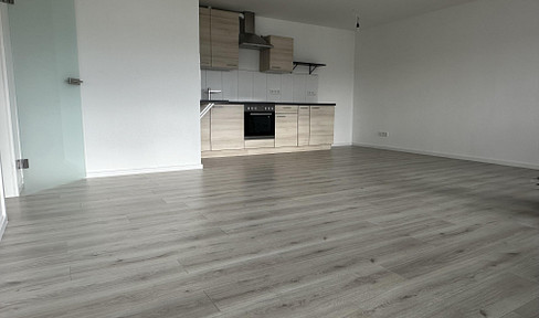 Helle 2-Zimmer-Wohnung (ca. 57 m²) mit Balkon und Einbauküche - modernisiert & zentral in der City